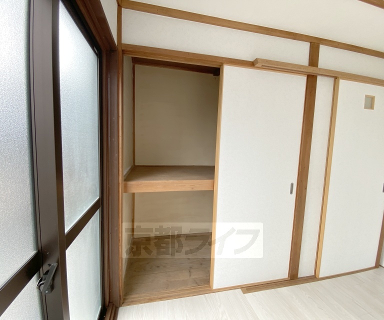 収納　奥行きある押入収納です。