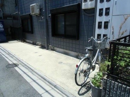 その他共有部分　駐輪場あり。