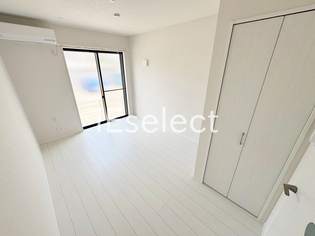 居室・リビング　白を基調としたキレイなお部屋です♪