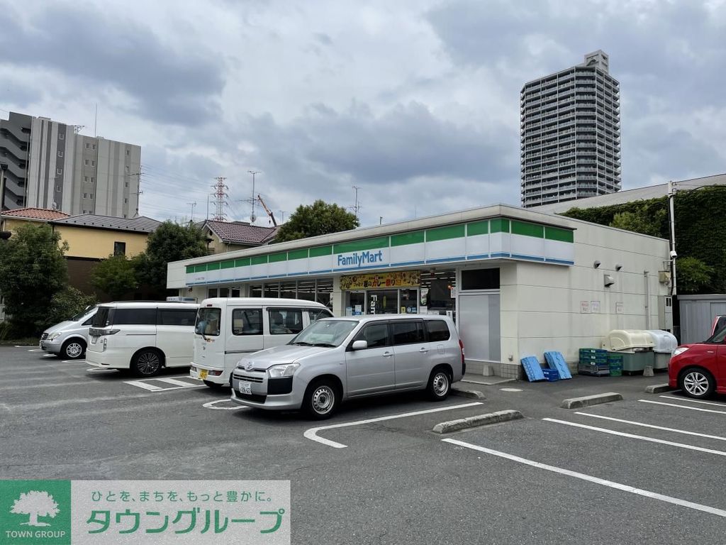 コンビニ　ファミリーマートさいたま辻八丁目店（コンビニ）まで360m