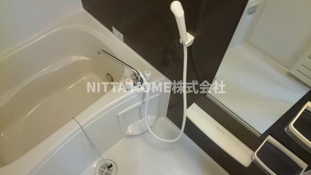 バス・シャワールーム　追い焚きや浴室乾燥機能付きのバスルーム◇