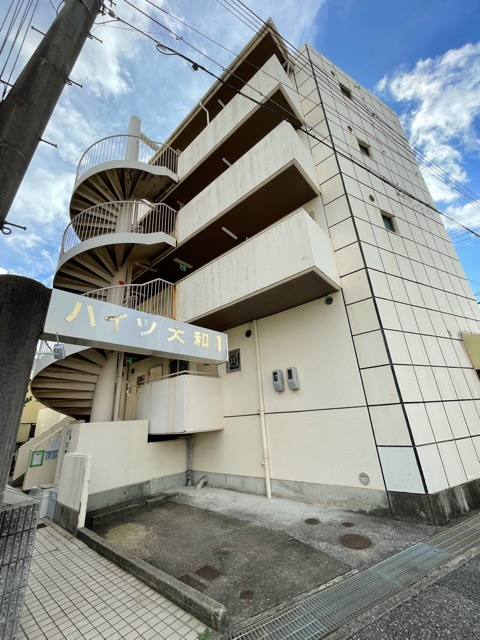 建物外観　居住者専用のごみ置き場があります！