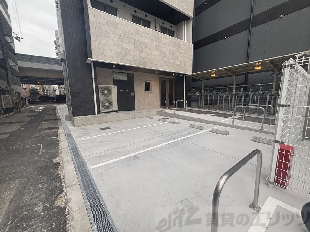 駐車場　駐車場