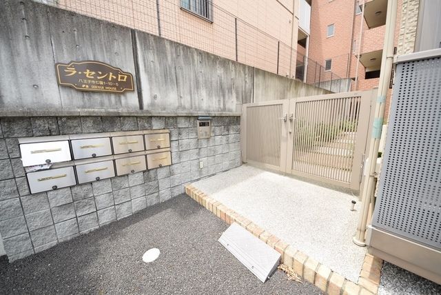 エントランス　★お部屋探しは株式会社タウンハウジング東京まで★
