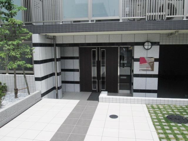 エントランス　☆正面玄関☆