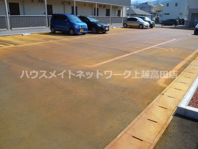 駐車場　消雪付駐車場