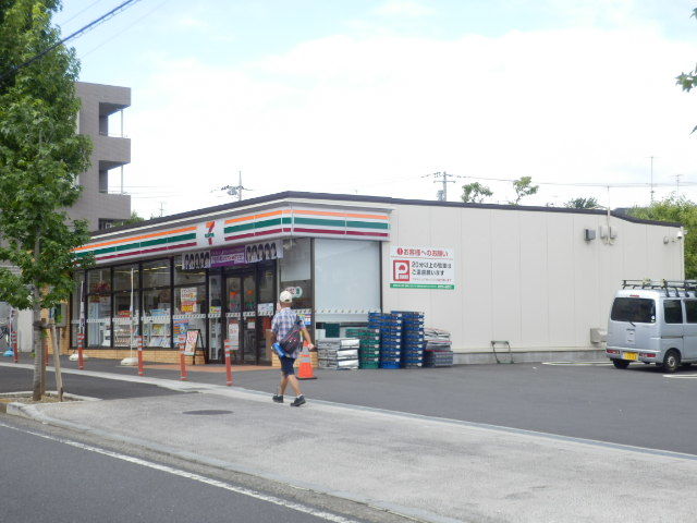コンビニ　セブンイレブン横浜みたけ台店（コンビニ）まで315m