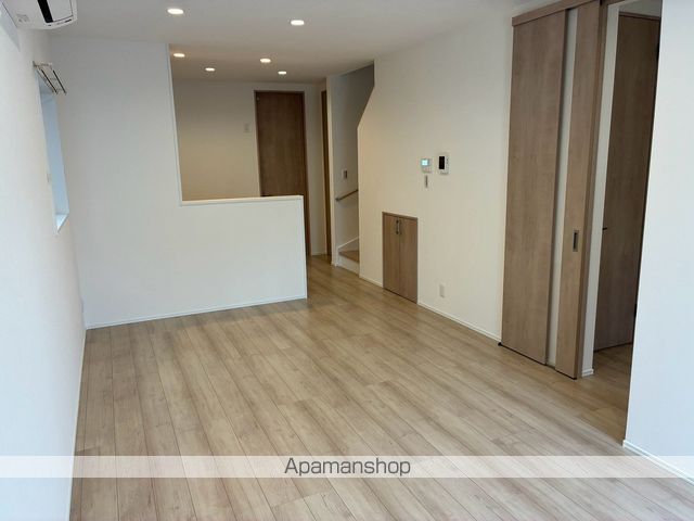 日光2丁目 R貸家 A棟の居間写真