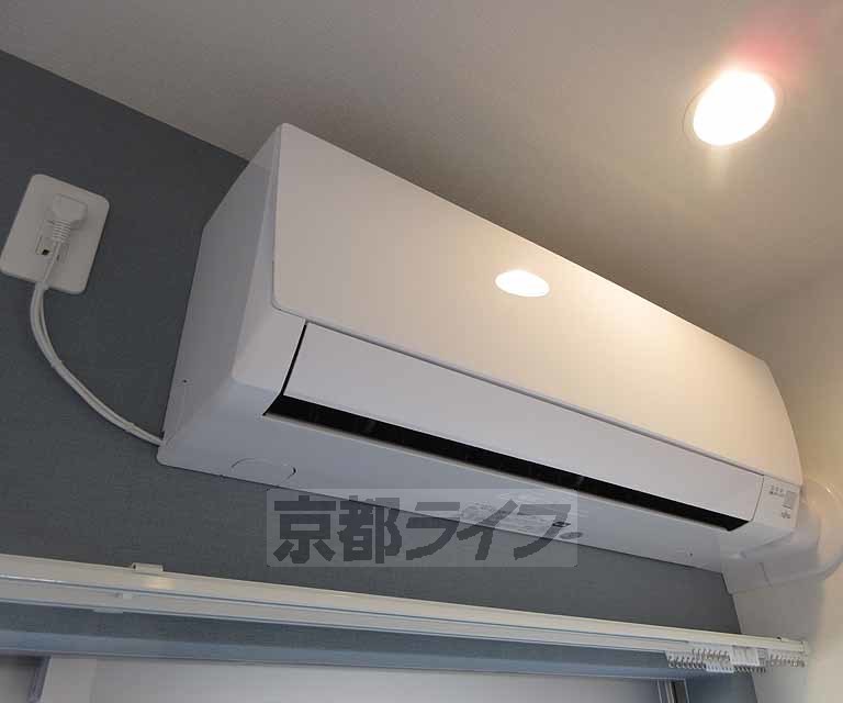 その他設備　夏も快適に過ごせるエアコン付き！