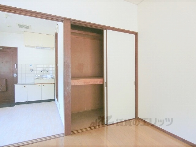 コスモハイツ北白川の内装写真