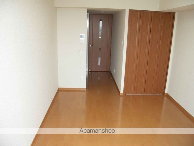 メインステージ川崎IVの居間写真