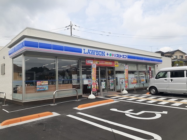 コンビニ　ローソン（コンビニ）まで650m