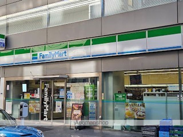 コンビニ　ファミリーマート三崎神社通り店（コンビニ）まで398m
