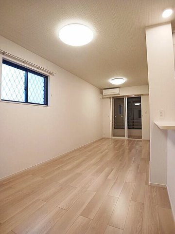 居室・リビング　使いやすい居間です