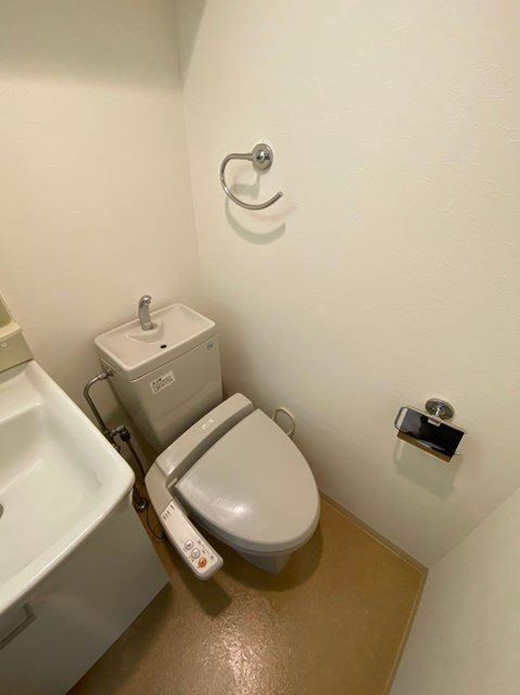 ＪＲ鹿児島本線 博多駅 徒歩12分 15階建 築22年のトイレ写真
