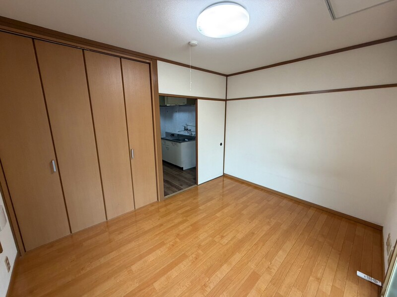 神山マンションの居間写真