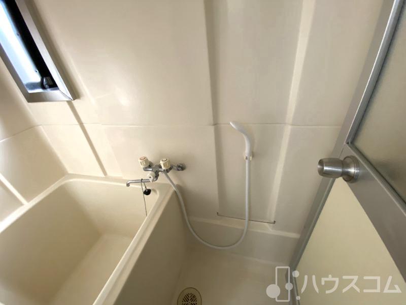 バス・シャワールーム　コンパクトな浴室です！
