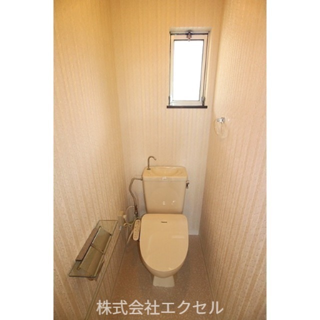 ＪＲ青梅線 福生駅 バス乗車時間：6分 最寄りバス停で下車 徒歩10分 2階建 築32年のトイレ写真