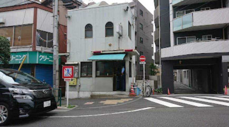 警察署・交番　牛込警察署柳町交番（警察署・交番）まで404m