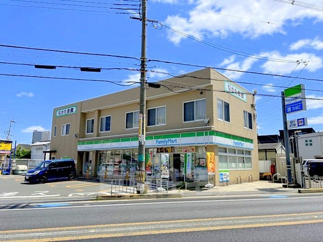 コンビニ　ファミリーマート　摂津千里丘二丁目（コンビニ）まで224m