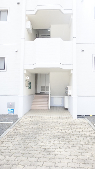 エントランス　建物入口になります