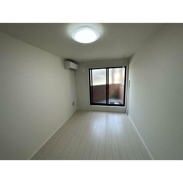 ベイルームハレ鶴見の居間写真