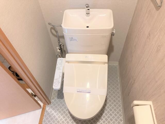 東急田園都市線 青葉台駅 徒歩20分 3階建 築26年のトイレ写真