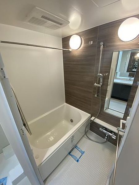 バス・シャワールーム　写真は同タイプ住居です。