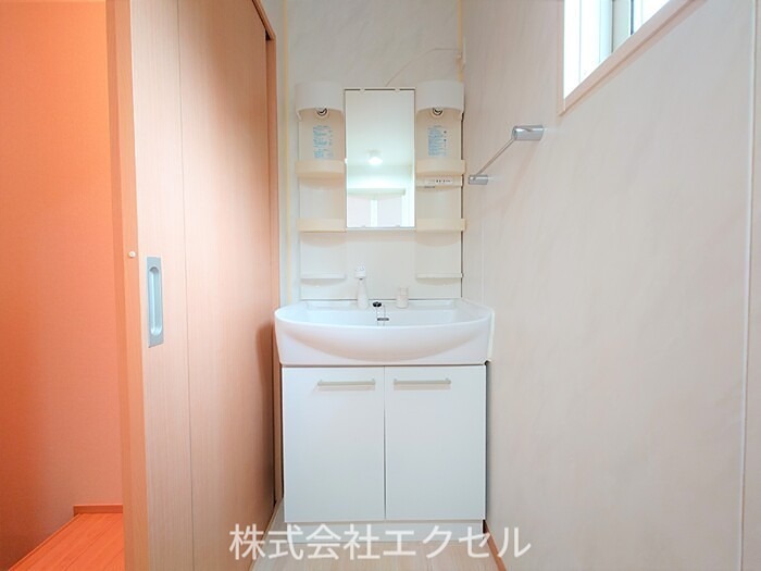 洗面設備　独立洗面台です。