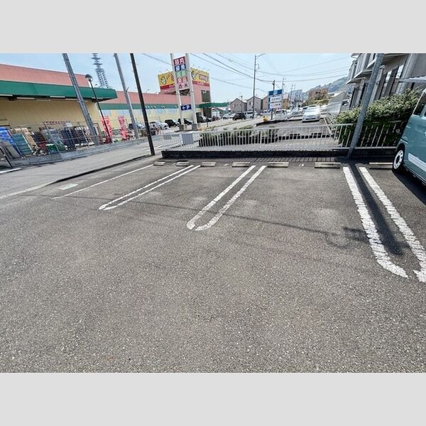 駐車場　駐車場