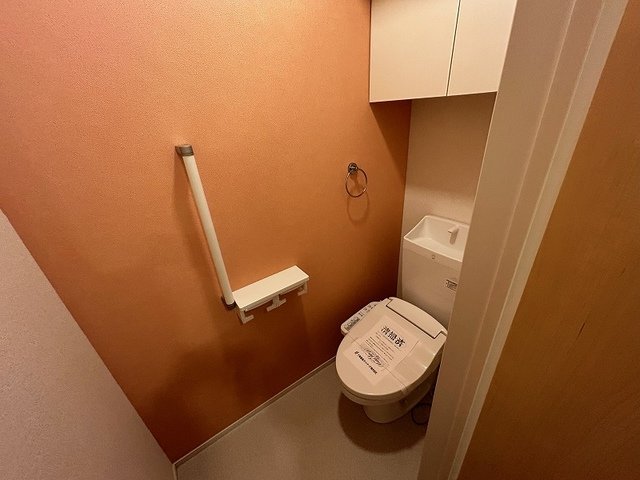 トイレ　ゆったりとした空間のトイレです