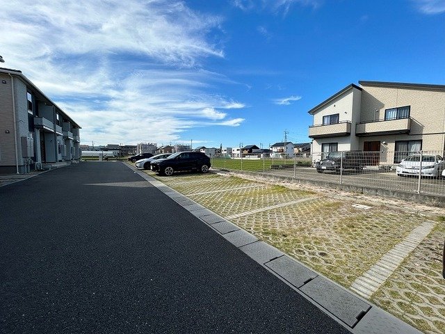 駐車場　駐車場に車を止められます