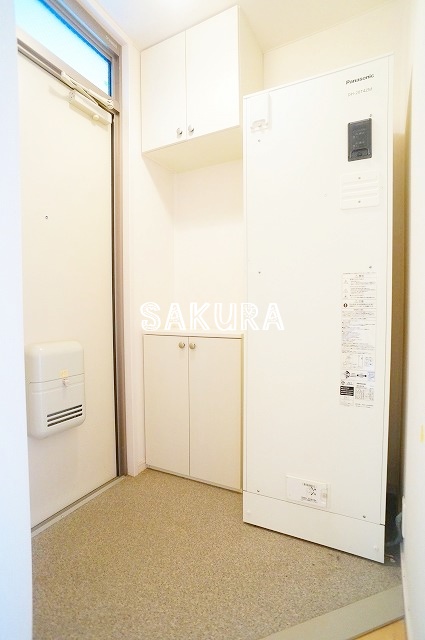玄関　便利なカウンター型シューズボックス♪
