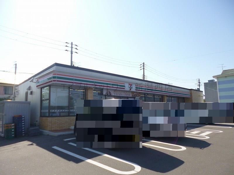 コンビニ　セブンイレブン新潟小新店（コンビニ）まで937m