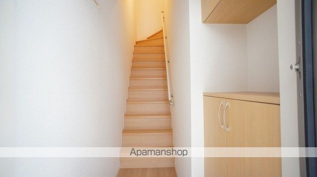 相鉄本線 和田町駅 徒歩14分 2階建 築10年の玄関写真