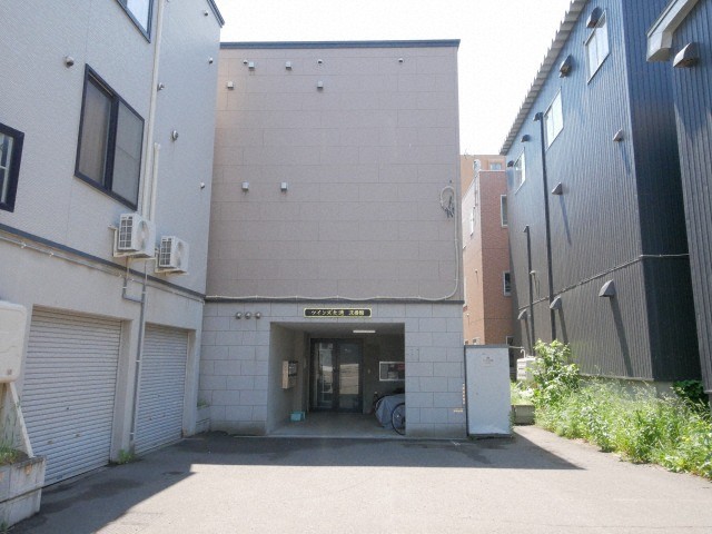 地下鉄東西線 バスセンター前駅 徒歩7分 築26年