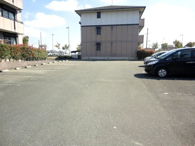 駐車場　駐車スペースもあります