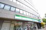 コンビニ　ファミリーマート若草町店（コンビニ）まで137m