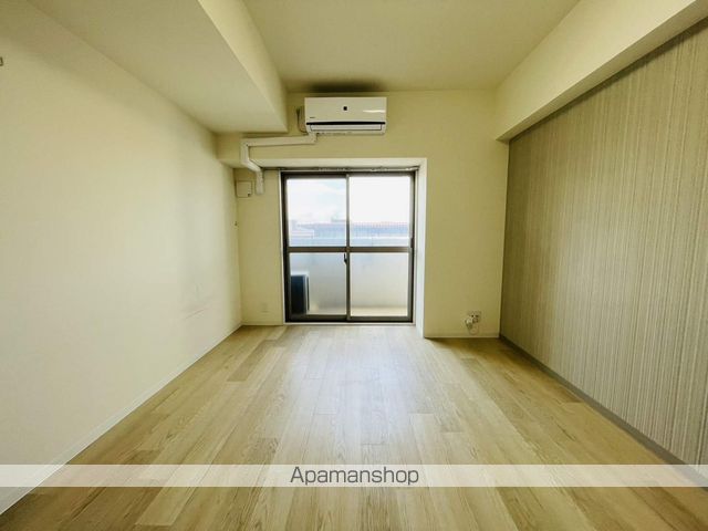 地下鉄名城線 茶屋ケ坂駅 徒歩3分 8階建 築7年の居間写真