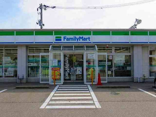 コンビニ　ファミリーマート砺波豊町店（コンビニ）まで200m
