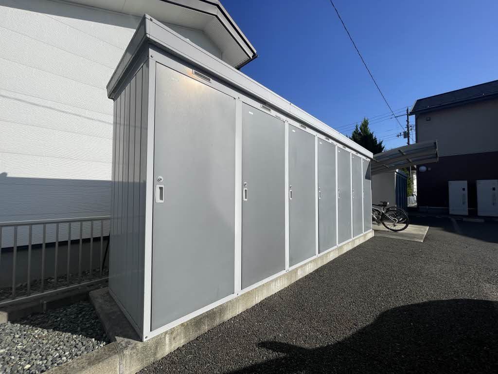 建物外観　ストッカー