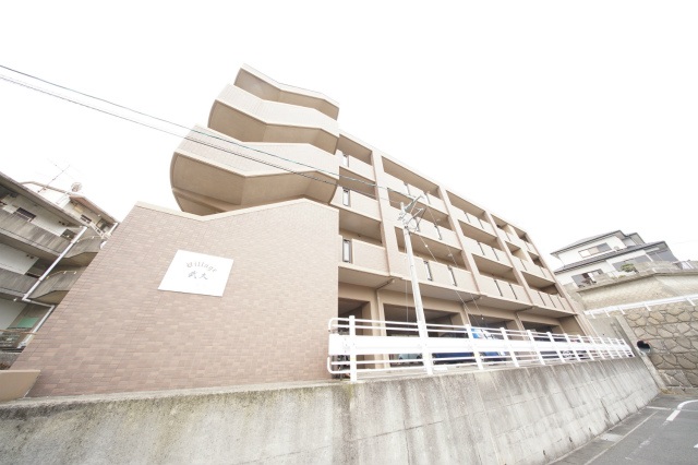 下関市武久町のマンションの建物外観