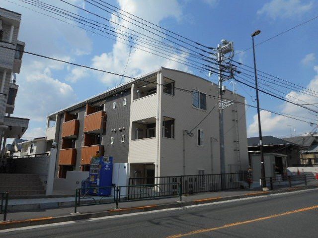 小金井市前原町のアパートの建物外観