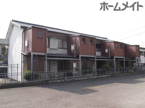 関市東福野町のアパートの建物外観