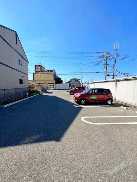 【貝塚市澤のアパートの駐車場】