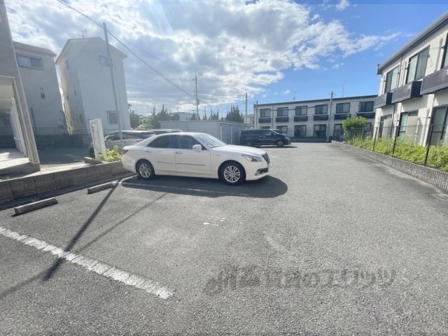 【交野市藤が尾のアパートの駐車場】