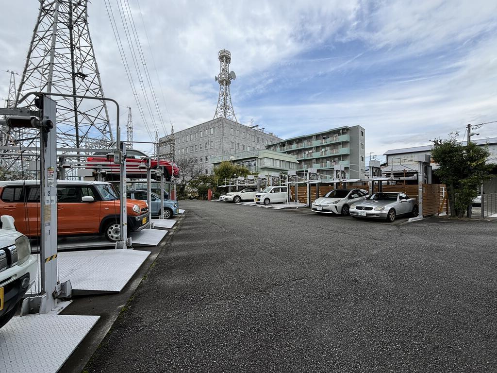 【アダージョ住吉の駐車場】