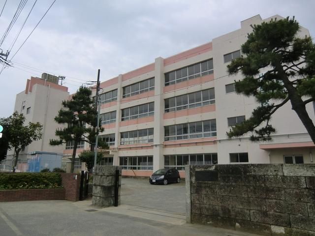 【クレールハイツ鷺沼の小学校】