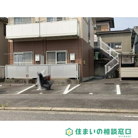 【岡崎市藤川荒古のアパートの駐車場】