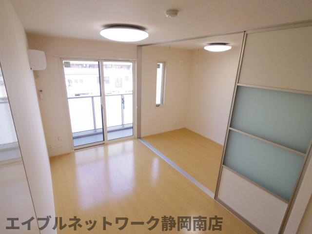 その他部屋・スペース　明るい色調の室内です